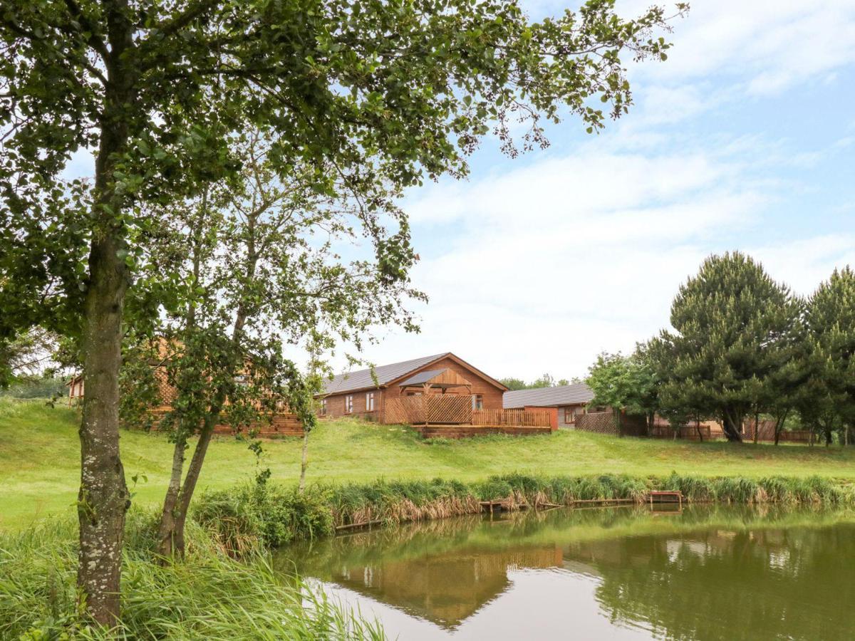 Makins Lodges Nuneaton Ngoại thất bức ảnh